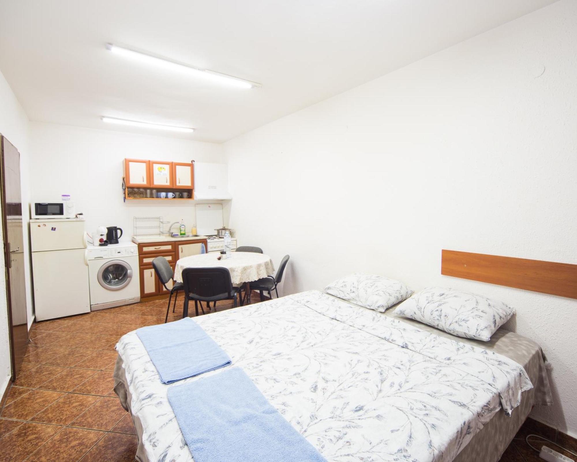 ブルガスCenter - Basic Flat - 10 Min To The Beachアパートメント エクステリア 写真