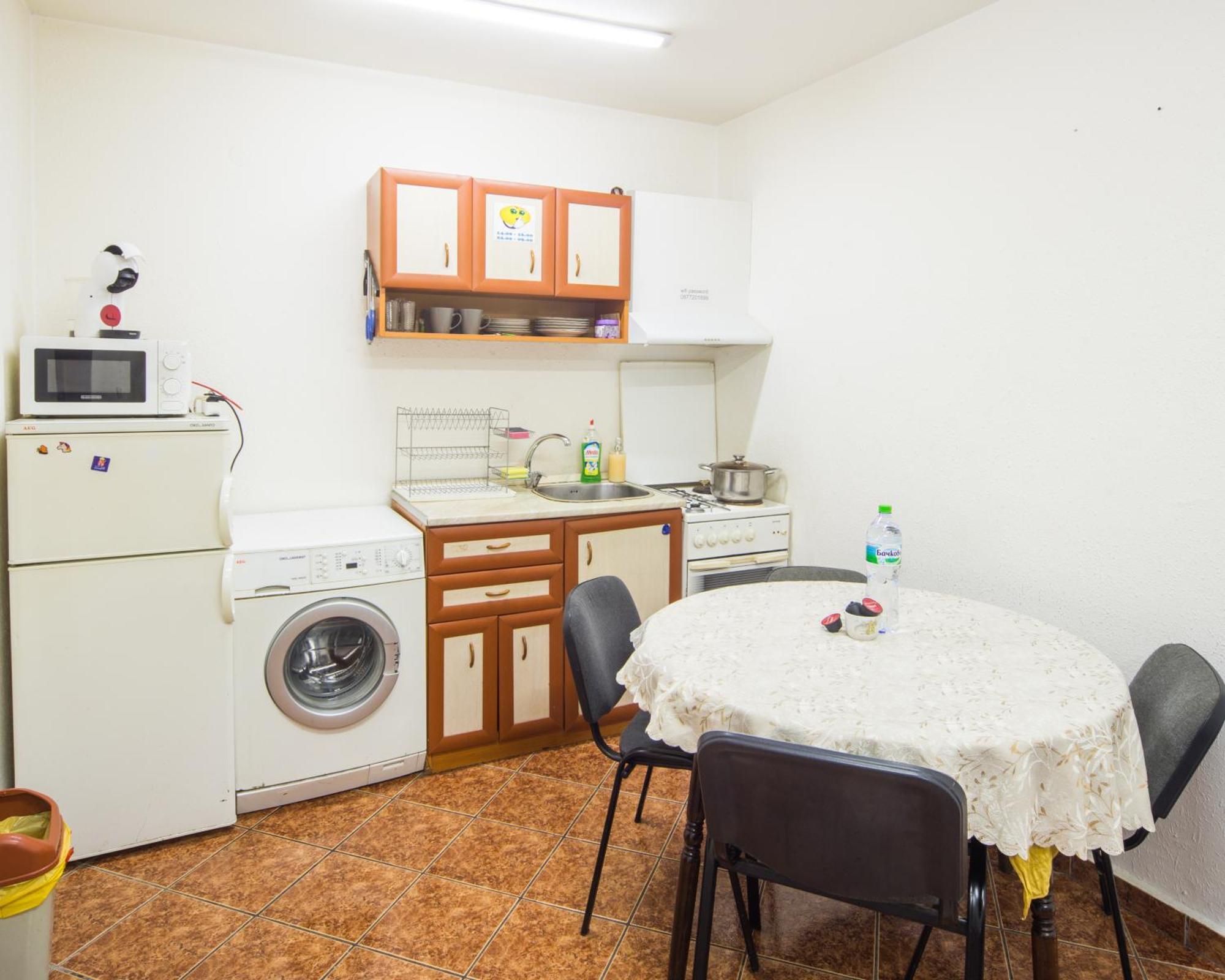 ブルガスCenter - Basic Flat - 10 Min To The Beachアパートメント エクステリア 写真